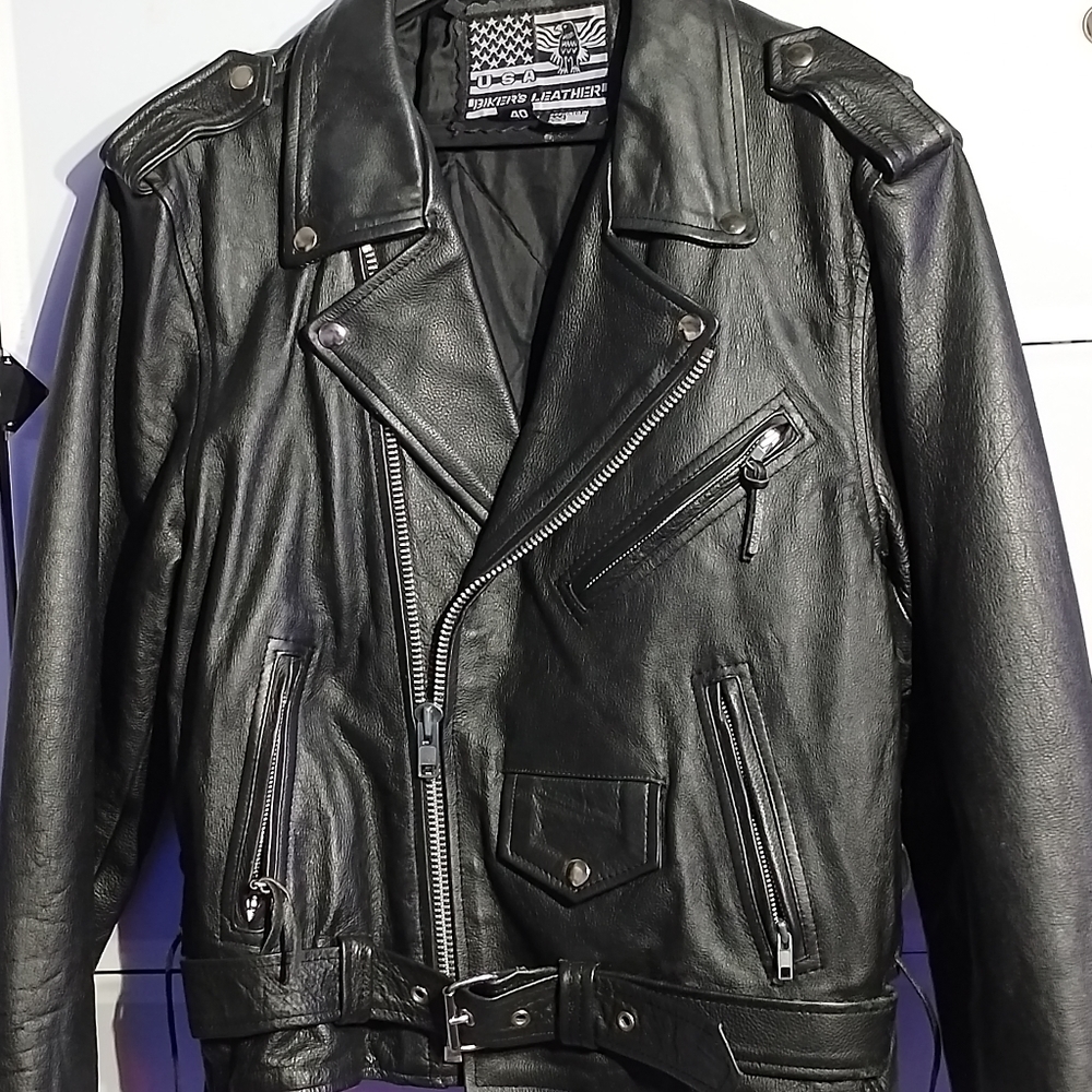 Mens black leather Bikers USA motorcycle jacket size 40